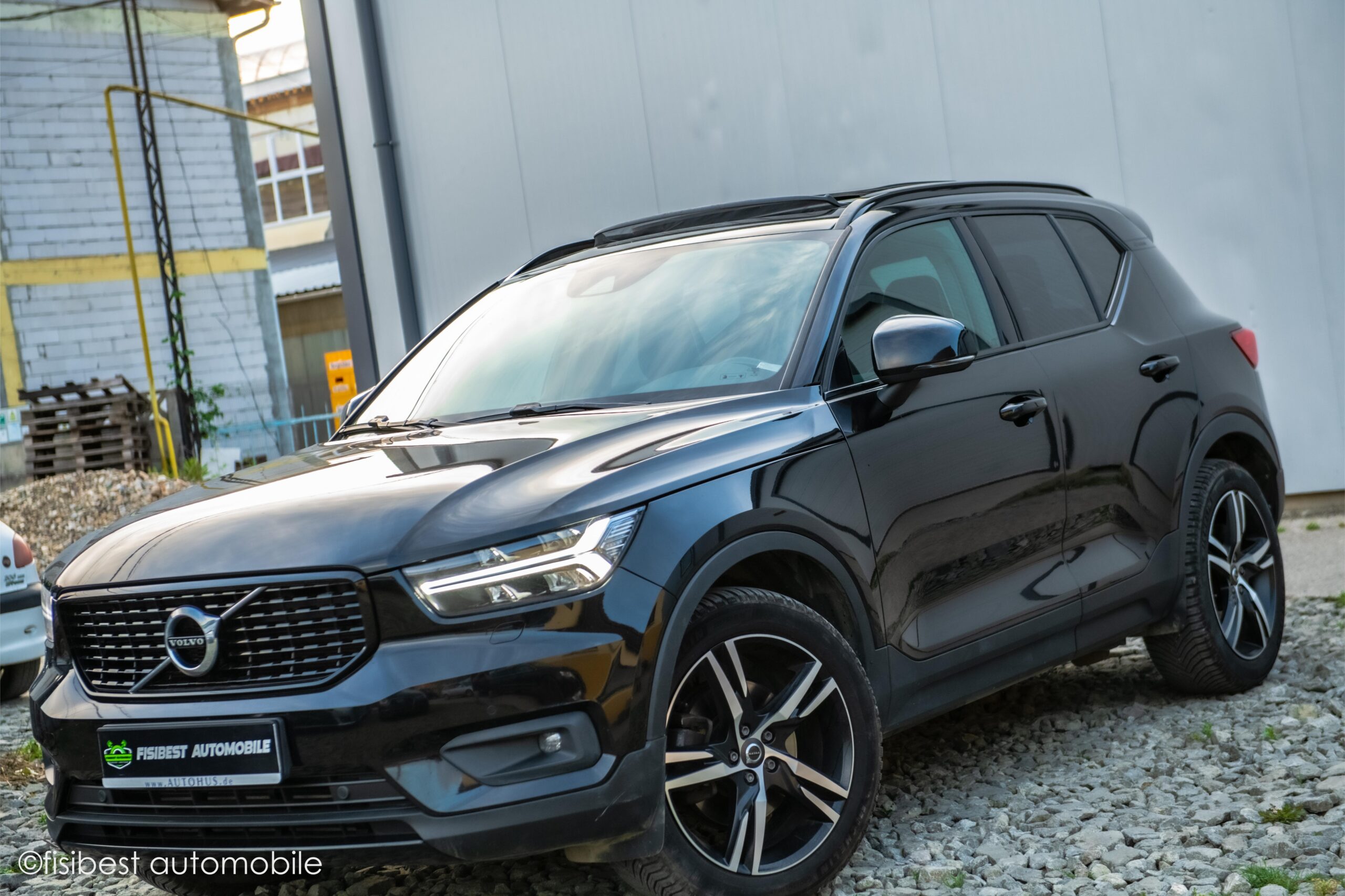🔊 Volvo XC40 R-Design 2018 4WD